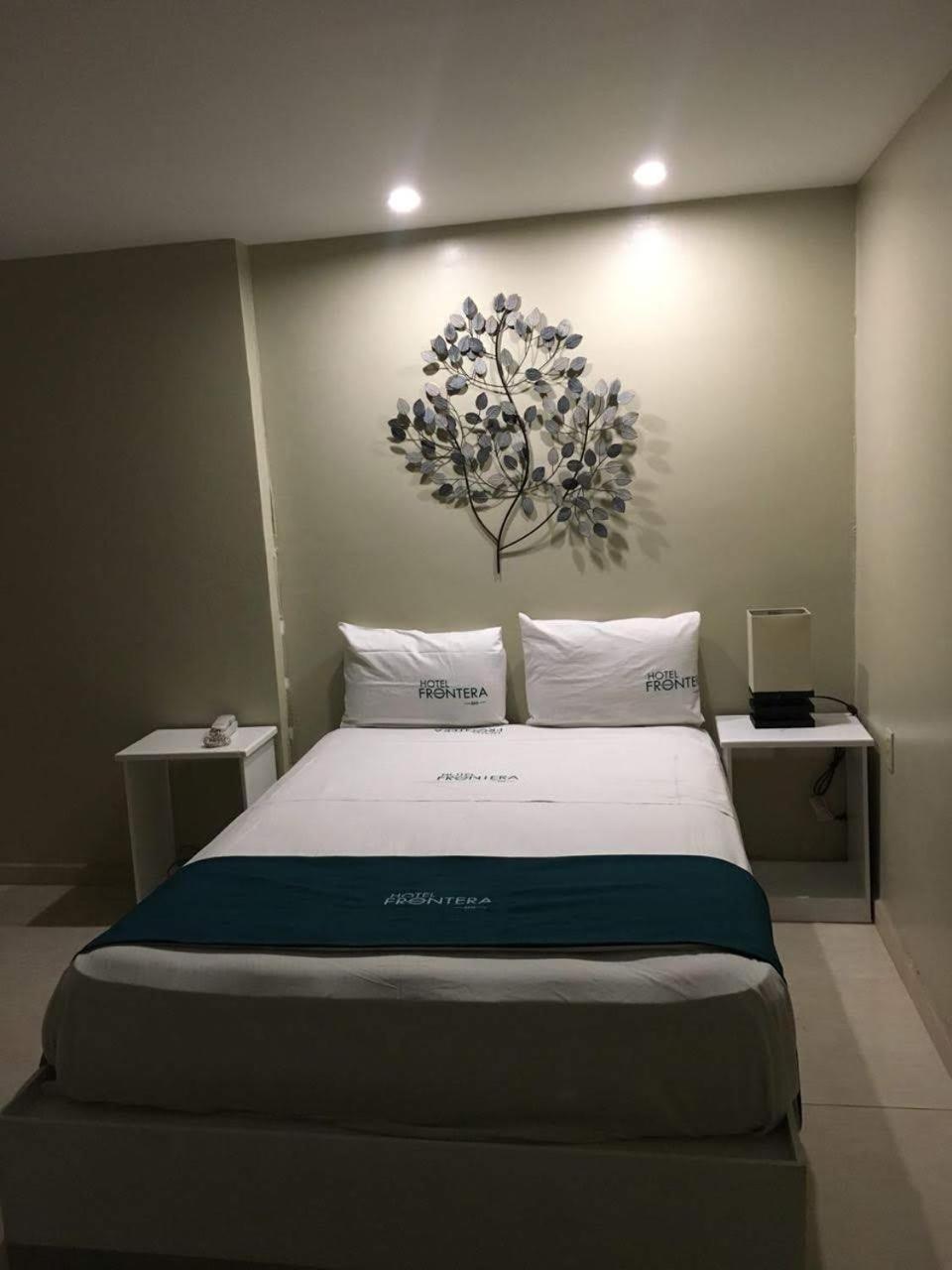 Hotel Frontera Baja Мехикали Екстериор снимка