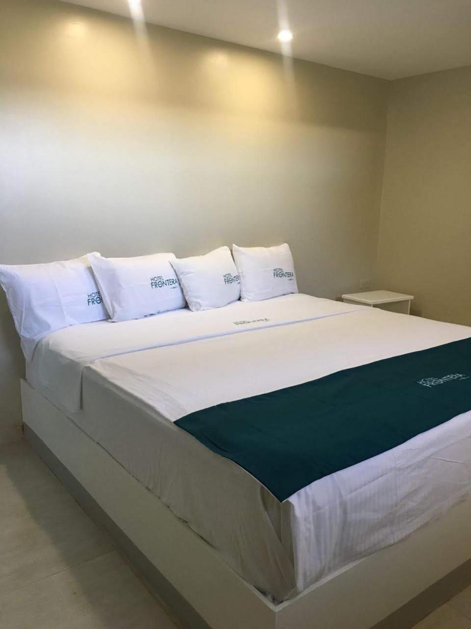 Hotel Frontera Baja Мехикали Екстериор снимка