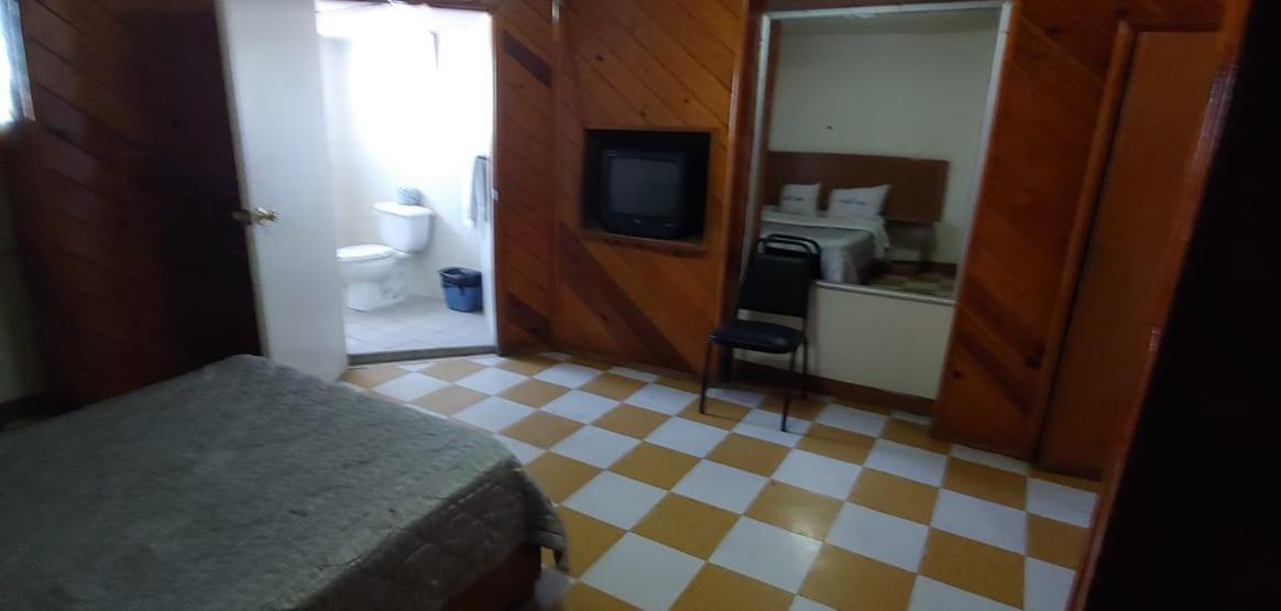Hotel Frontera Baja Мехикали Екстериор снимка